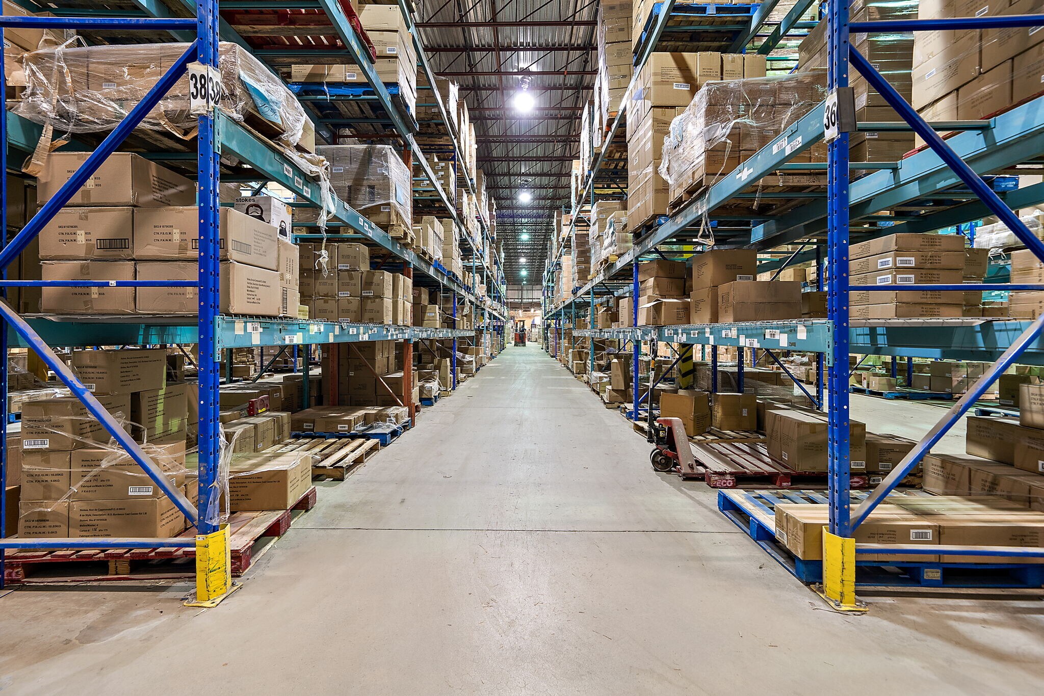 5660 Rue Ferrier, Mont-Royal, QC for Rent