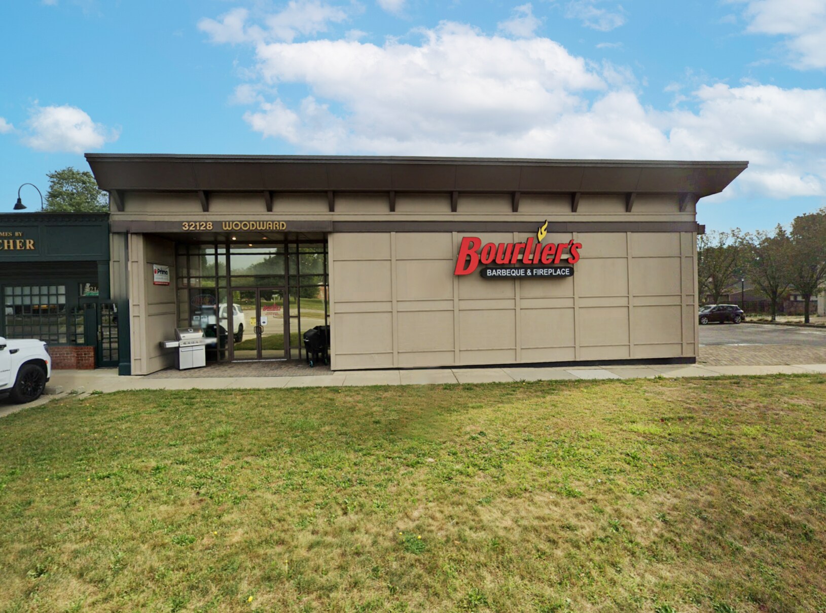 32128 Woodward Ave, Royal Oak, MI for Sale