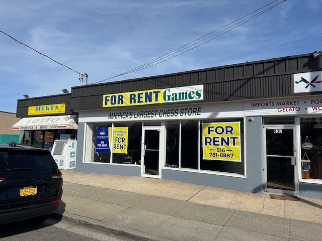 832 N Broadway, Massapequa, NY for Rent