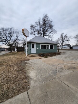 Horton, KS Storefront Retail/Office - 150 E 9th St