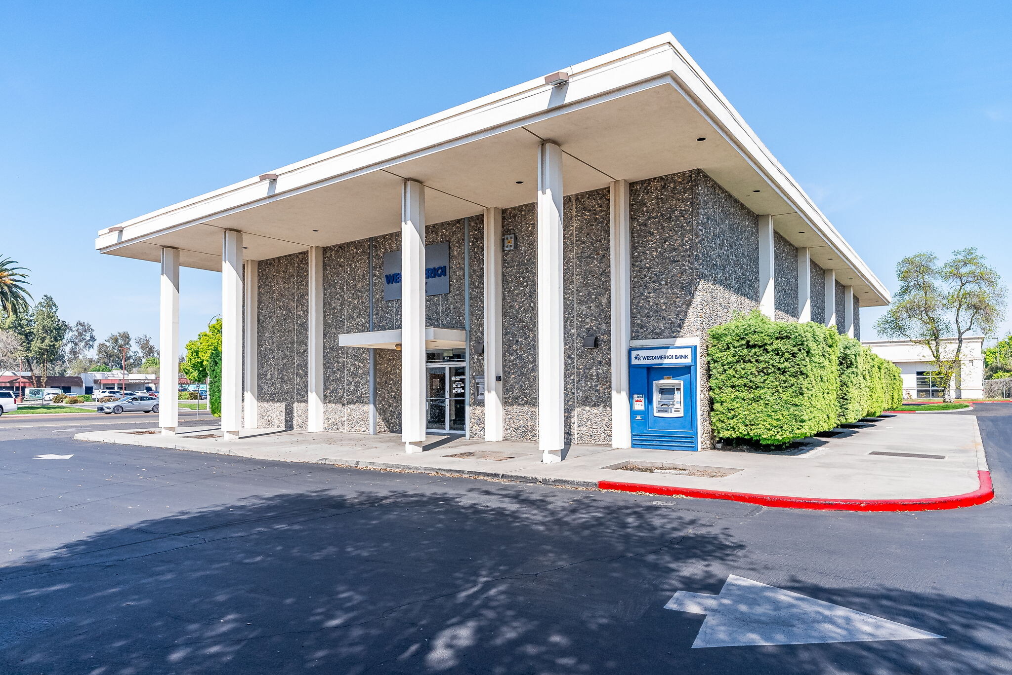 890 W Lacey Blvd, Hanford, CA for Sale