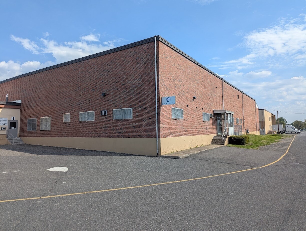 284 Bliss St, West Springfield, MA for Rent