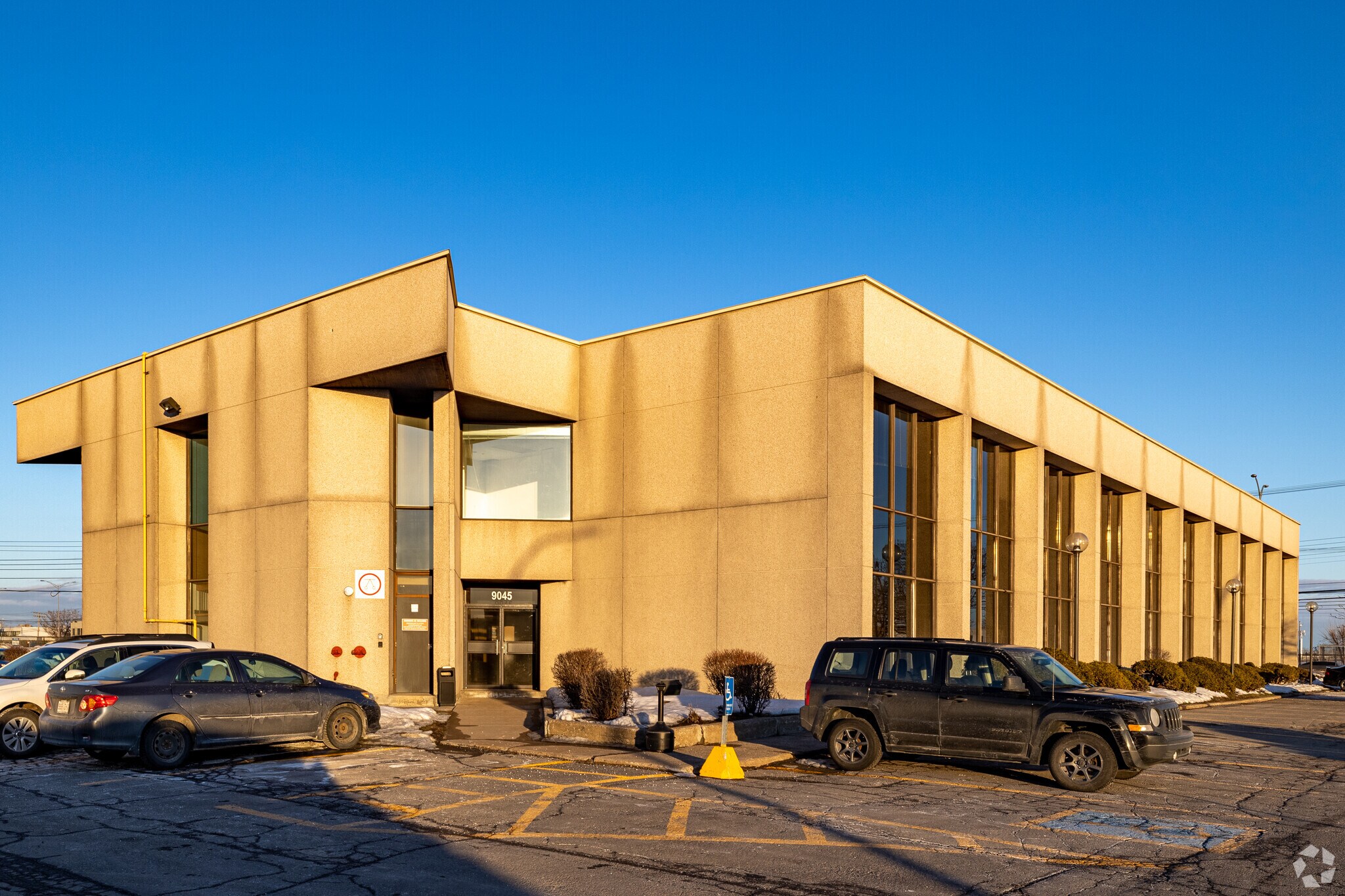 9045 Ch de la Côte-de-Liesse, Dorval, QC for Rent