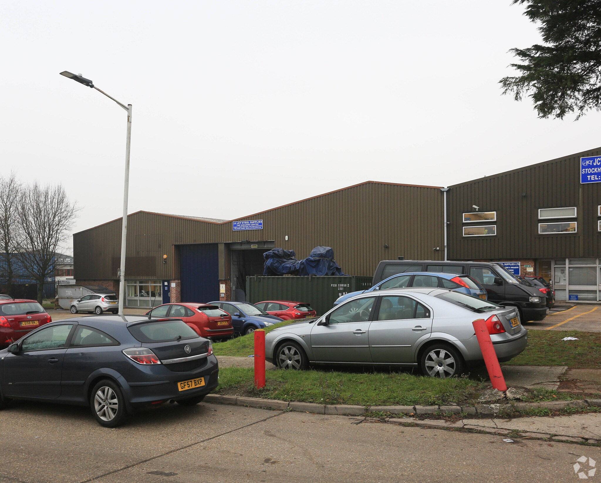 Hovefields Ave, Basildon, ESS for Rent