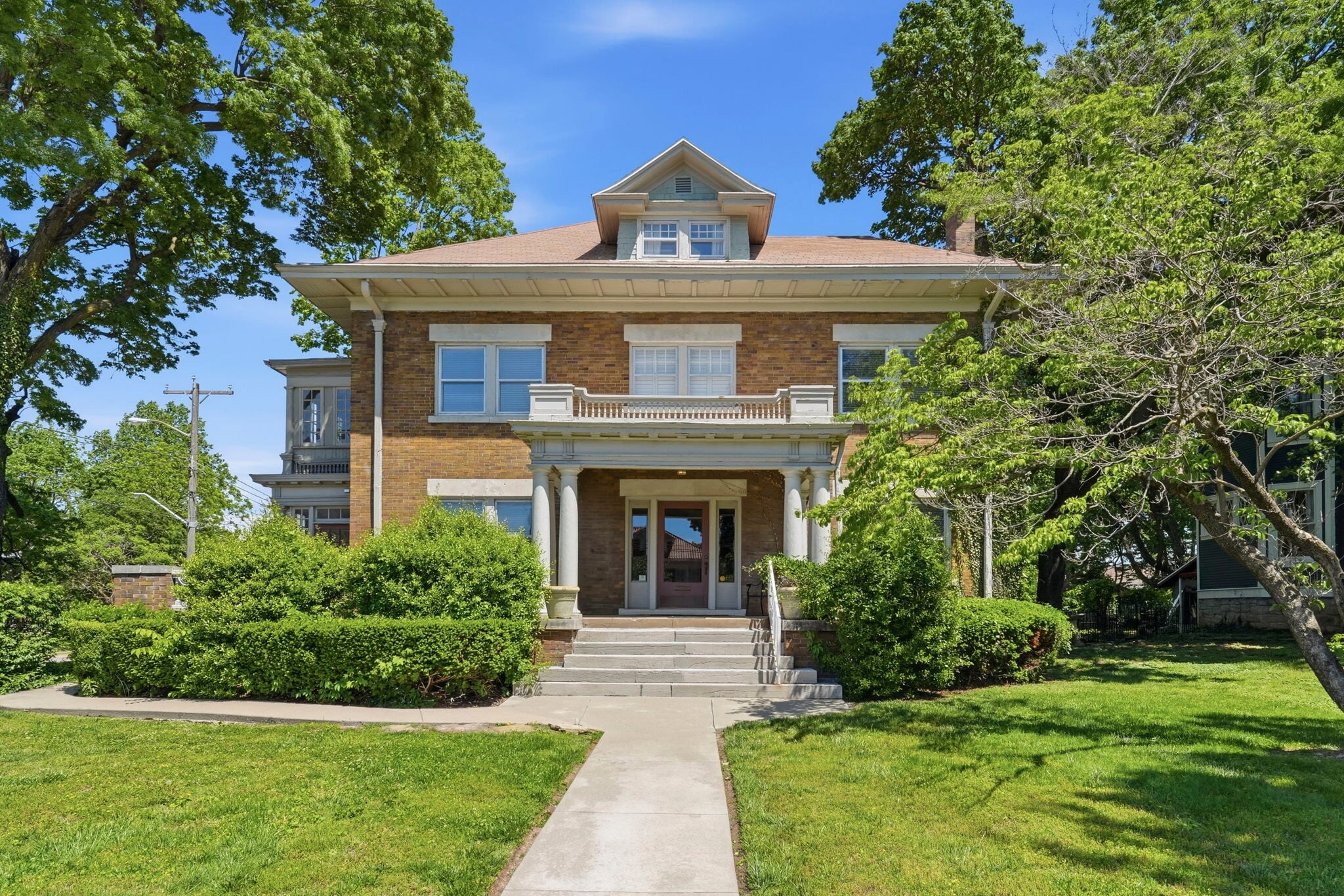 1201 E Walnut St, Springfield, MO for Sale