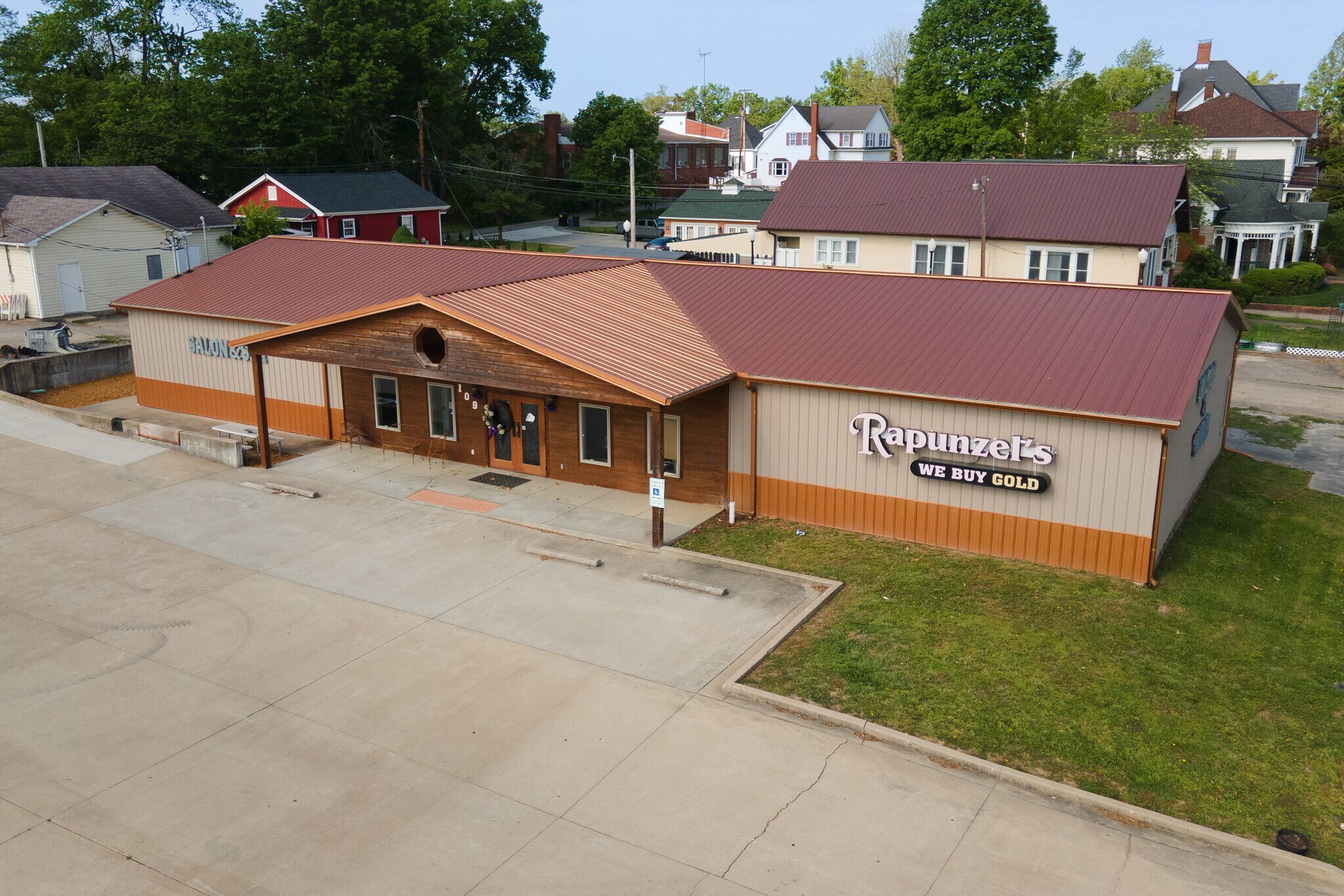 109 W Poplar St, Harrisburg, IL for Sale