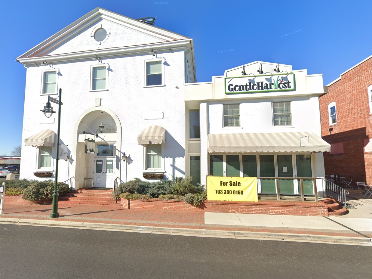 8372 W Main St, Marshall, VA for Sale