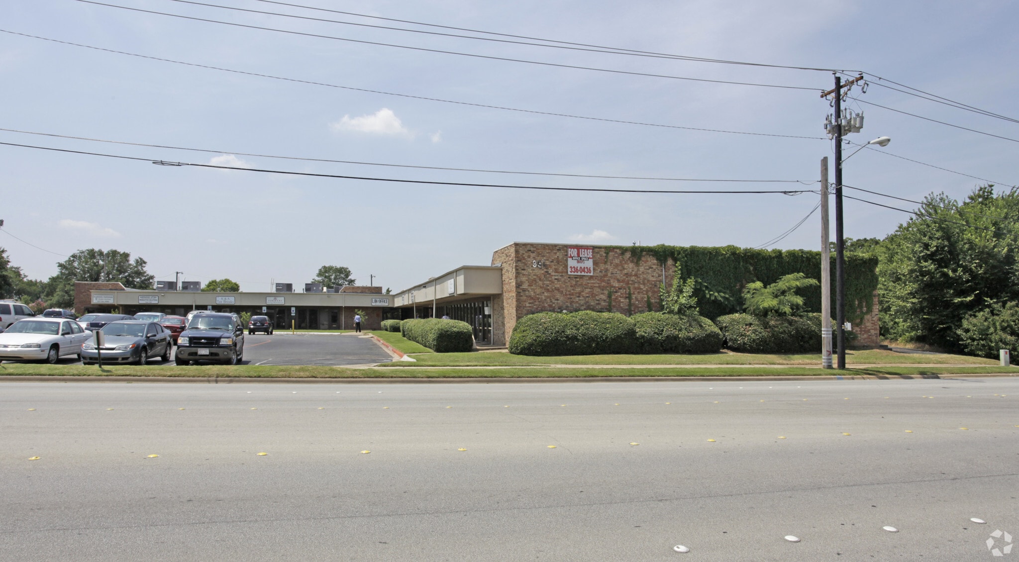 951 W Pipeline Rd, Hurst, TX for Rent