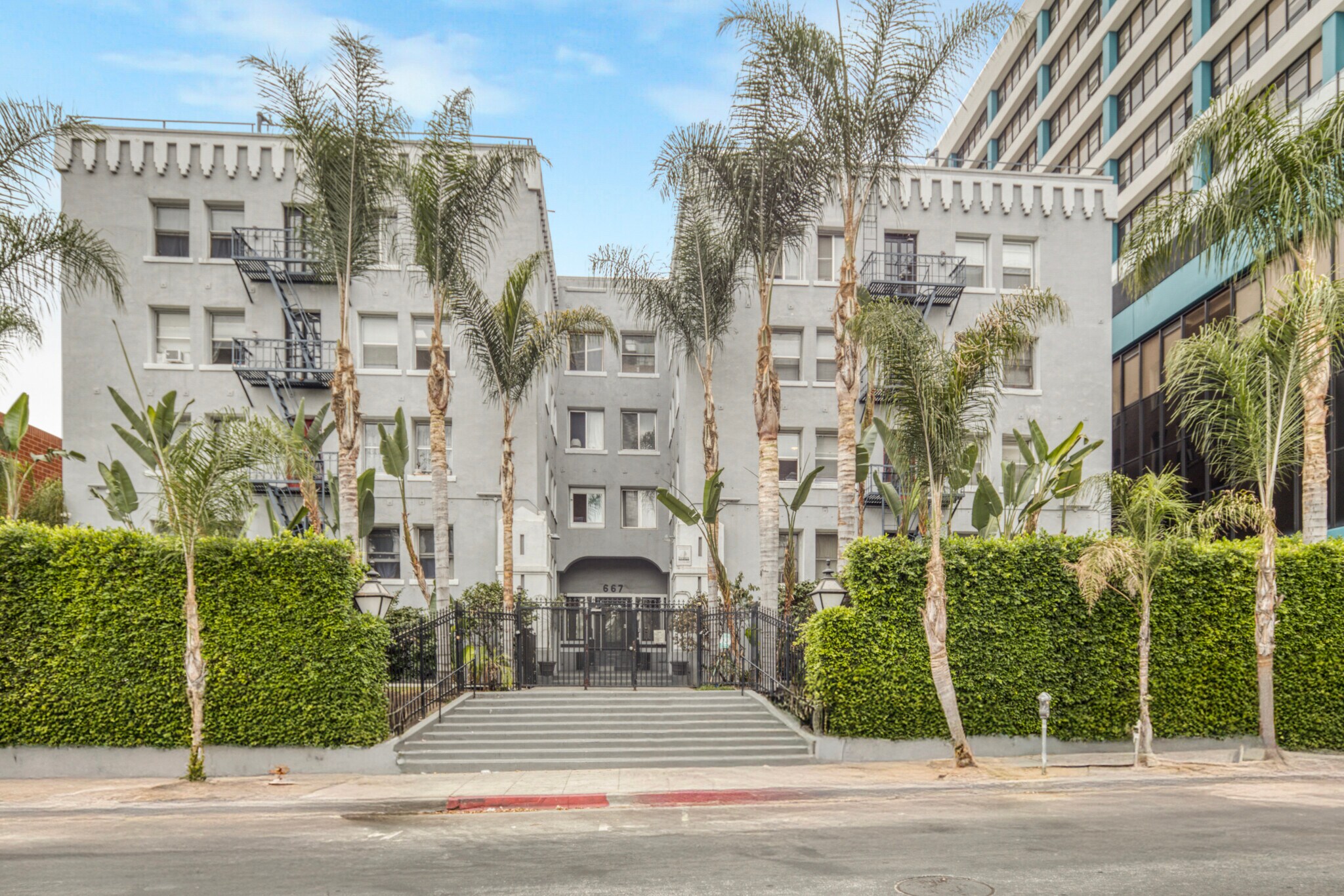667 S Carondelet, Los Angeles, CA for Sale