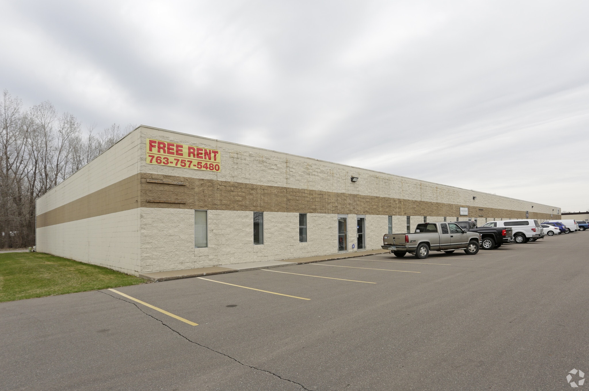 9197-9261 NE Davenport St, Blaine, MN for Rent