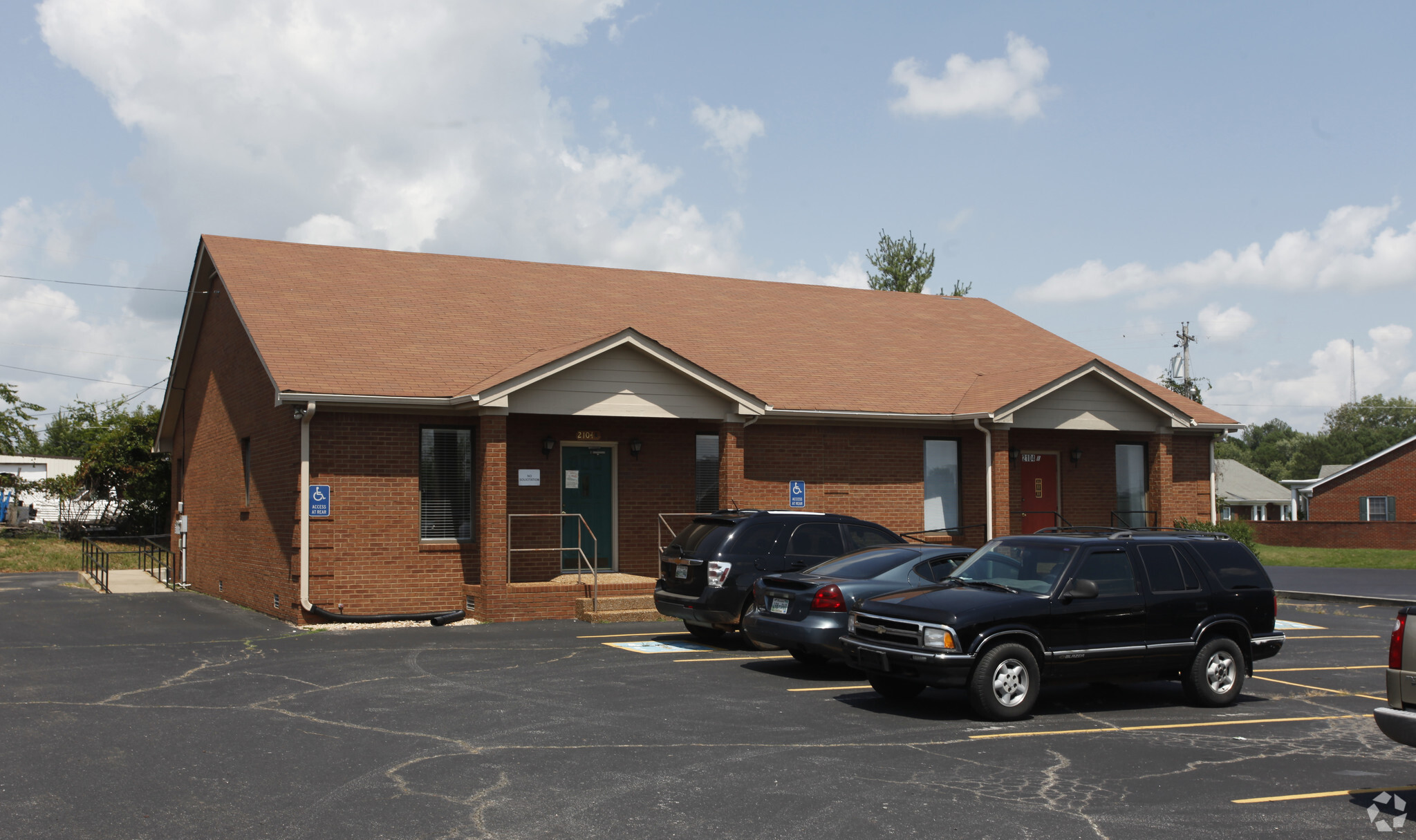 2104 Park Plaza Dr, Springfield, TN for Rent