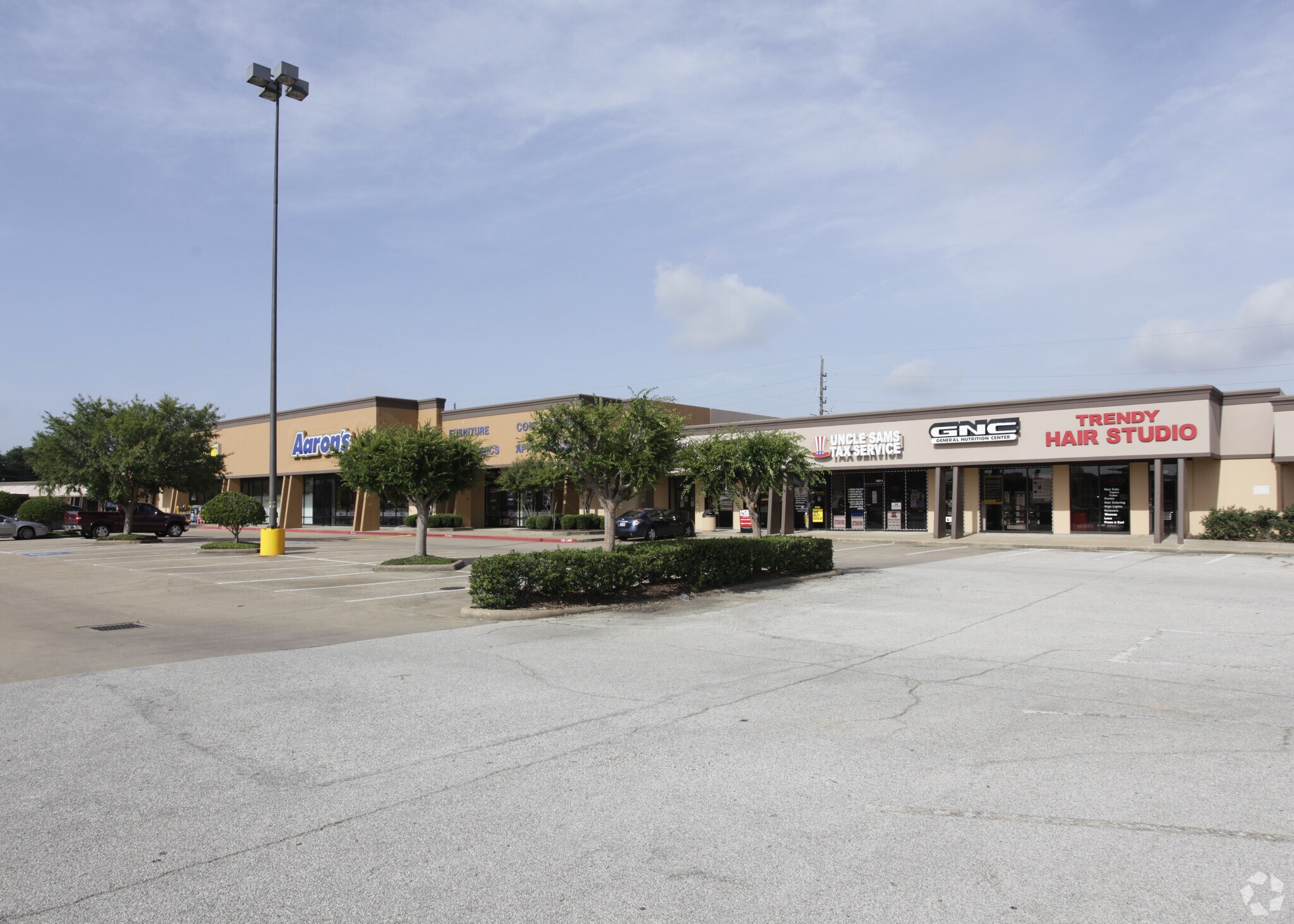 618 Uvalde Rd Houston, TX 77015 Shopping Center Property for Lease