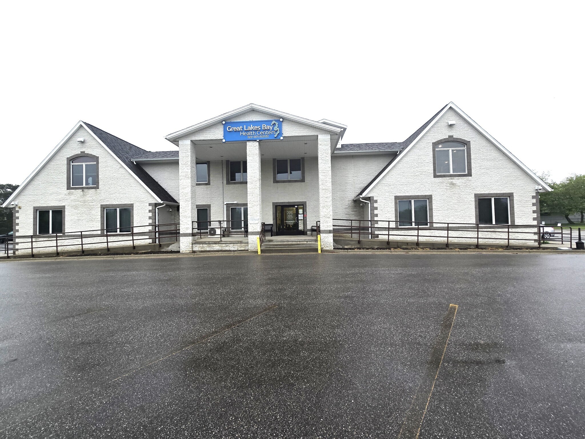 690 S Trumbull St, Bay City, MI for Sale