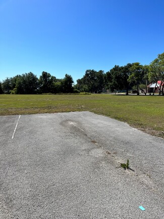 Plant City, FL Commercial Land - 2401 Walden Woods Dr