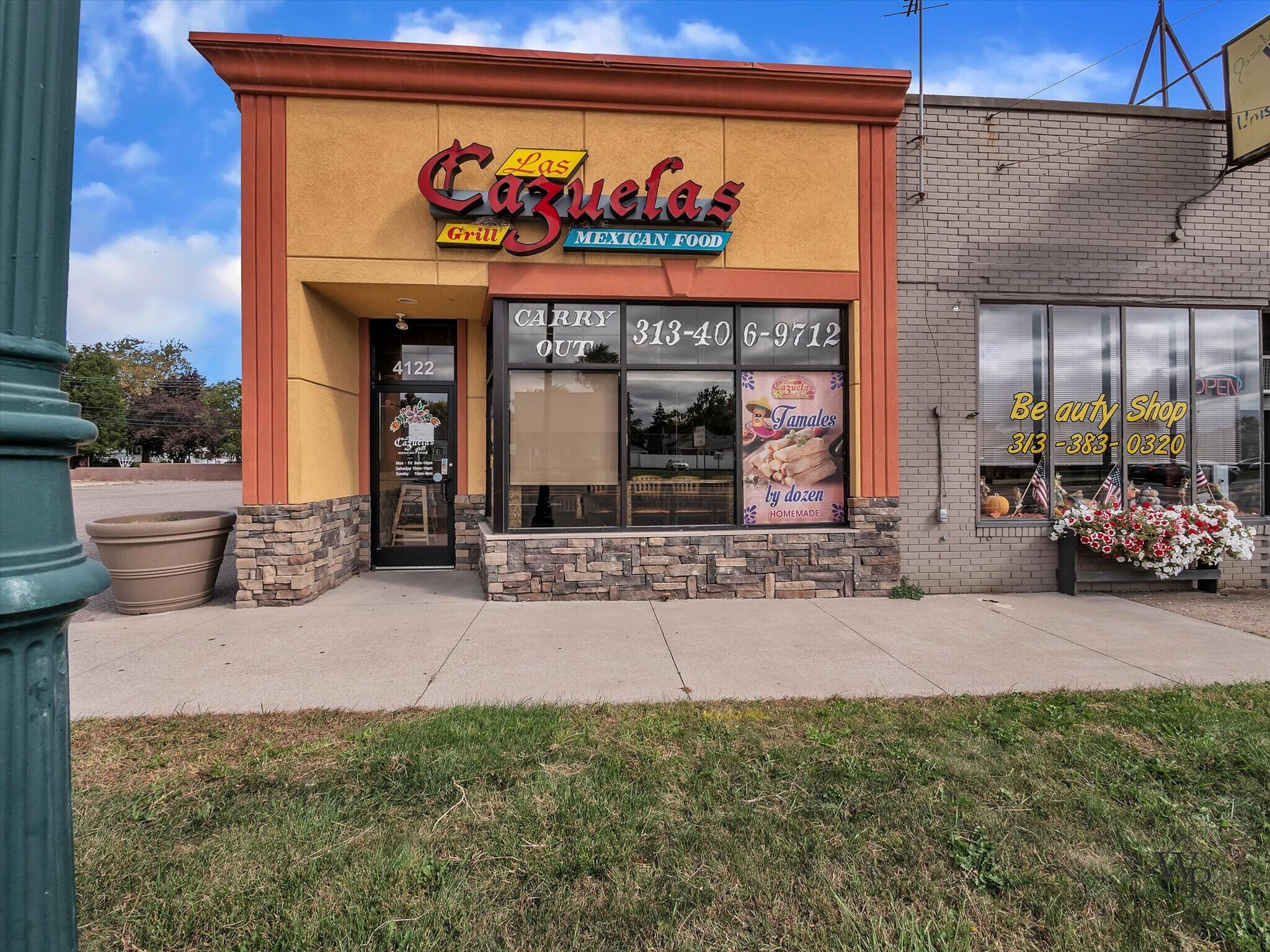 4122 Oakwood Blvd Melvindale, MI 48122 Retail Property for Sale on