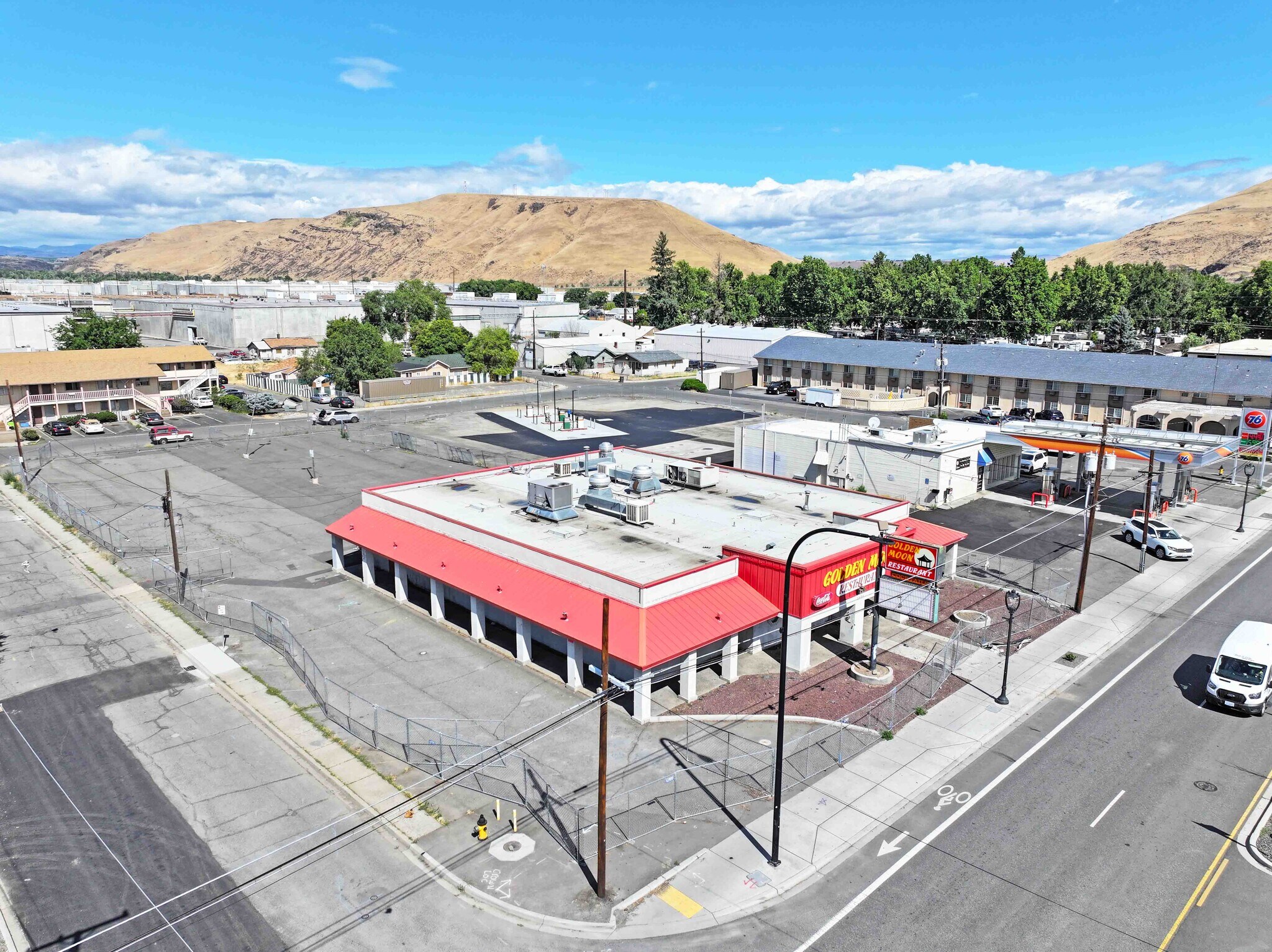 1406 N 1st St, Yakima, WA for Sale