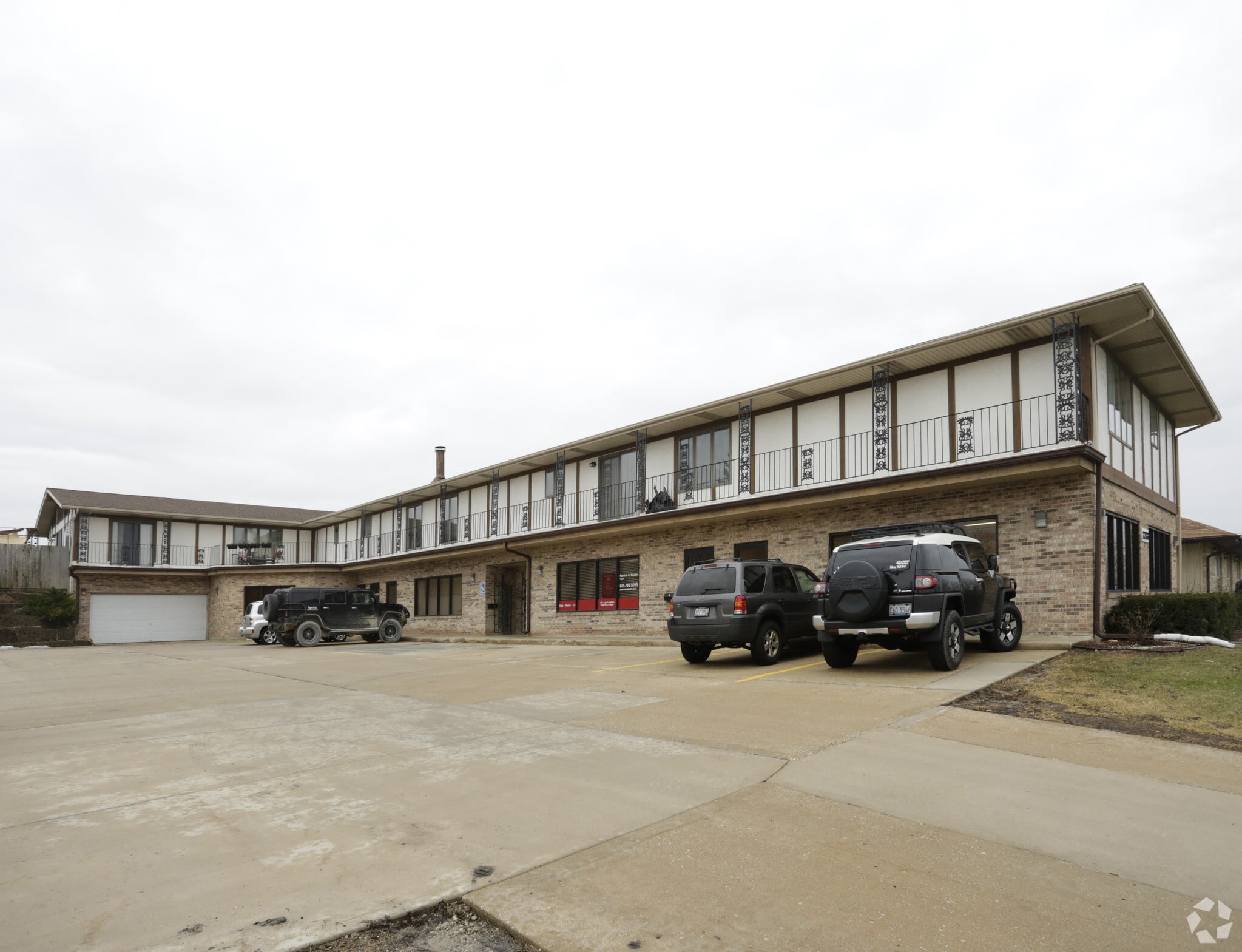2233 Theodore St, Crest Hill, IL for Rent