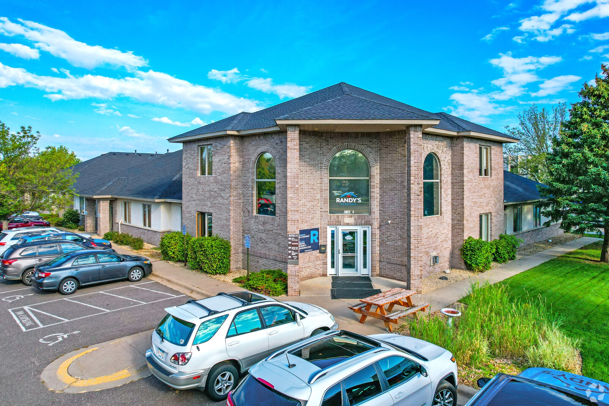 8557 Wyoming Ave N, Brooklyn Park, MN for Rent