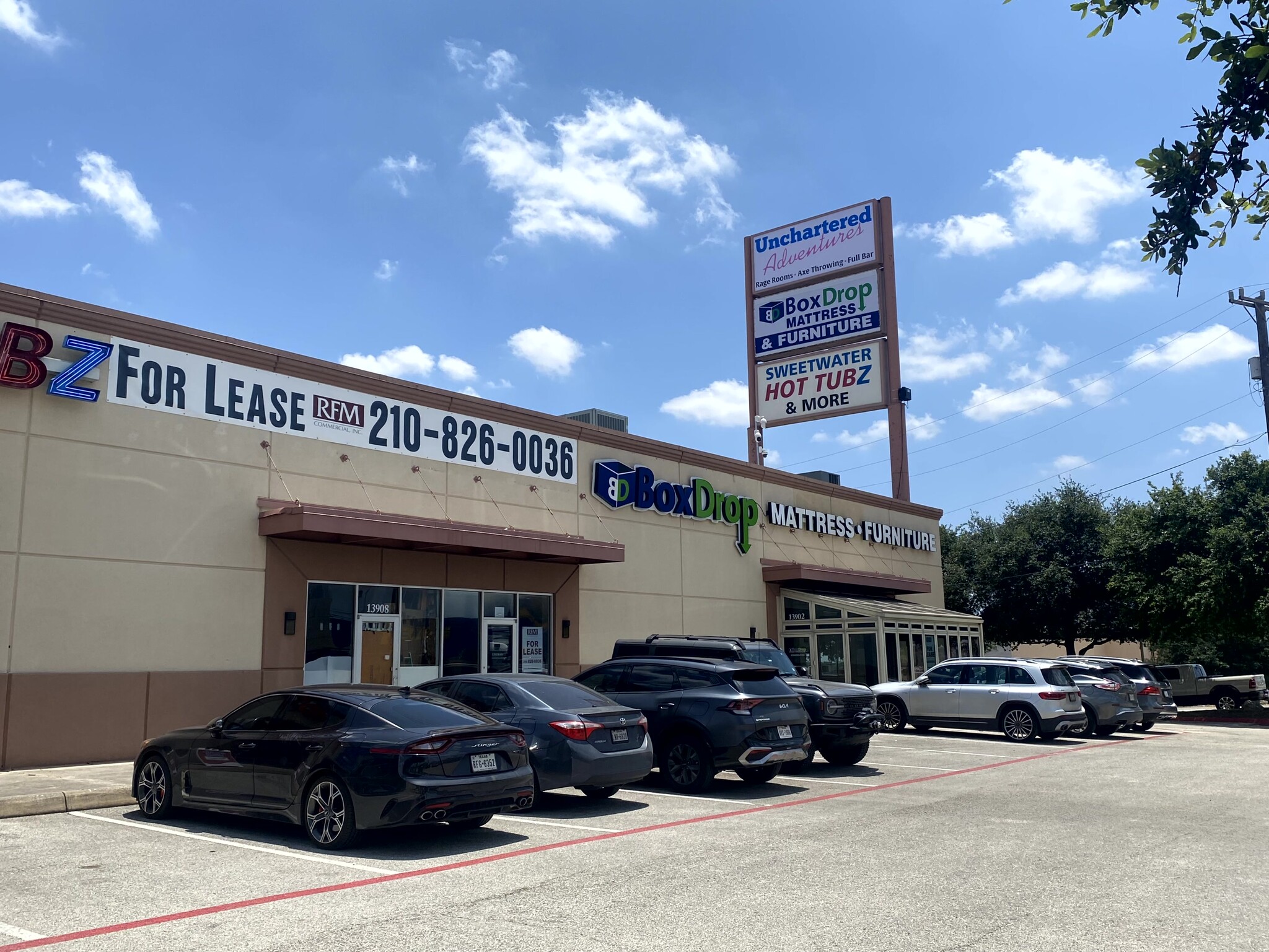 13902-13920 N IH 35, San Antonio, TX for Rent