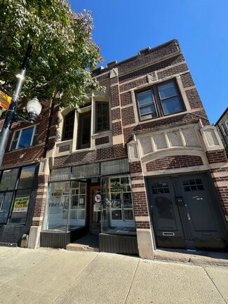 Chicago, IL Storefront Retail/Residential - 2019 N Damen Ave