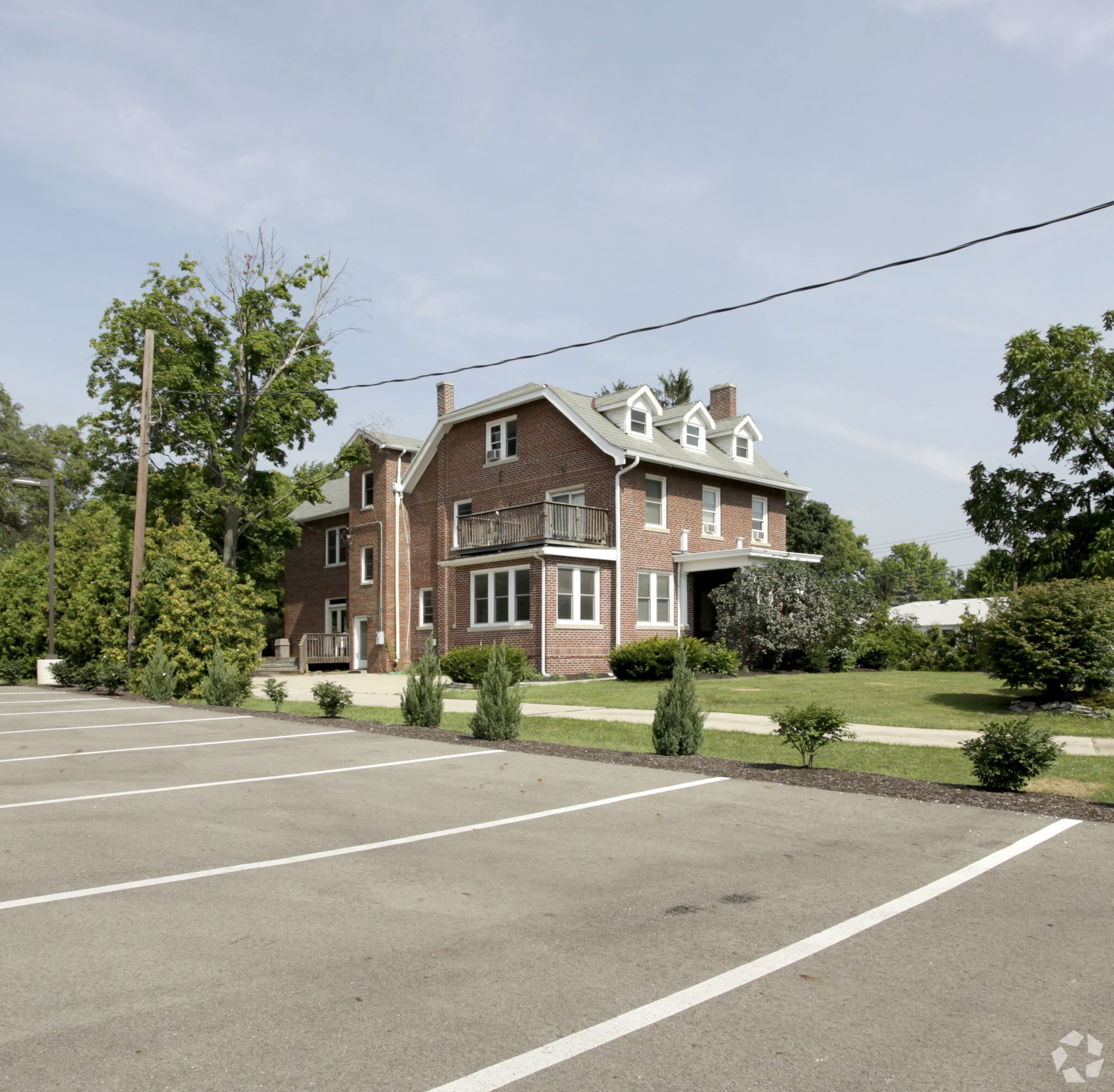 4673 Kenny Rd, Columbus, OH for Sale
