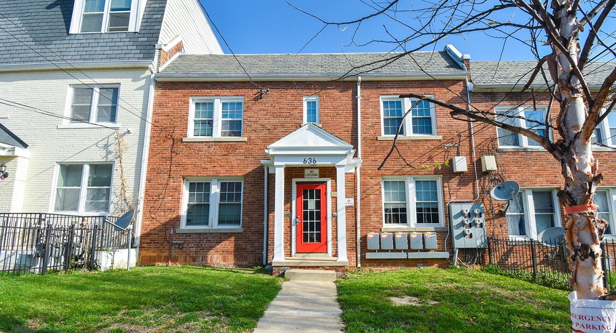 636 Girard St NE, Washington, DC for Sale