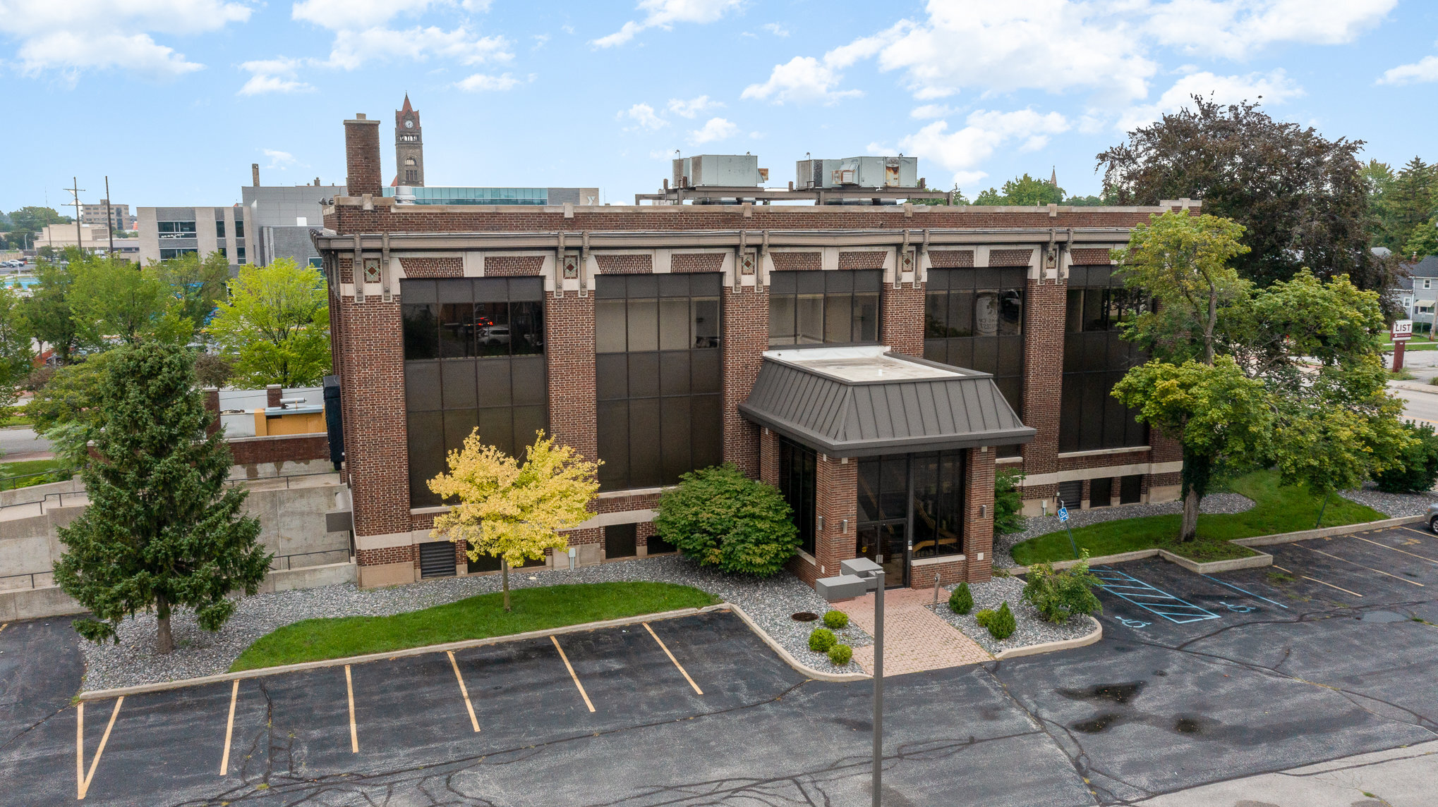 135 Washington Ave, Bay City, MI for Sale