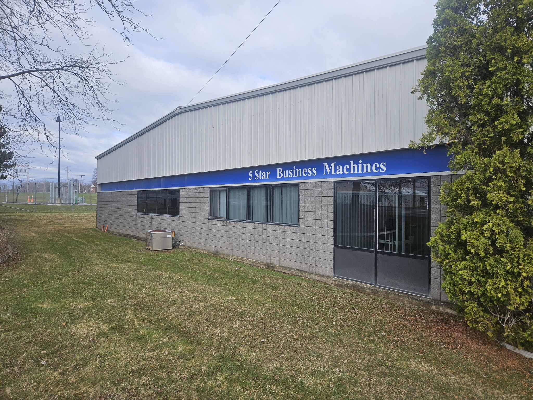 6710 Vip Pky, Mattydale, NY for Rent