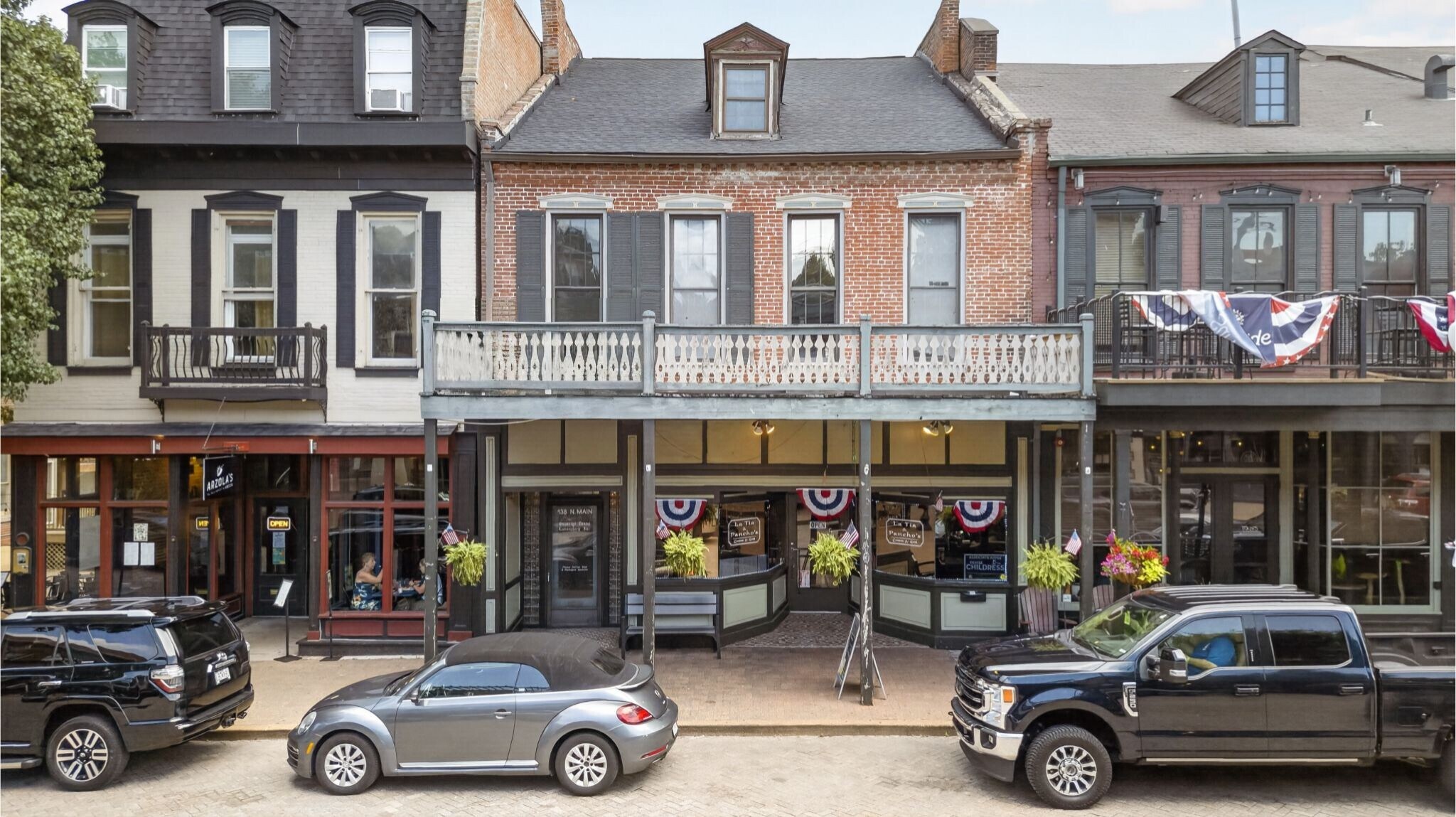 138 N Main St, Saint Charles, MO for Sale