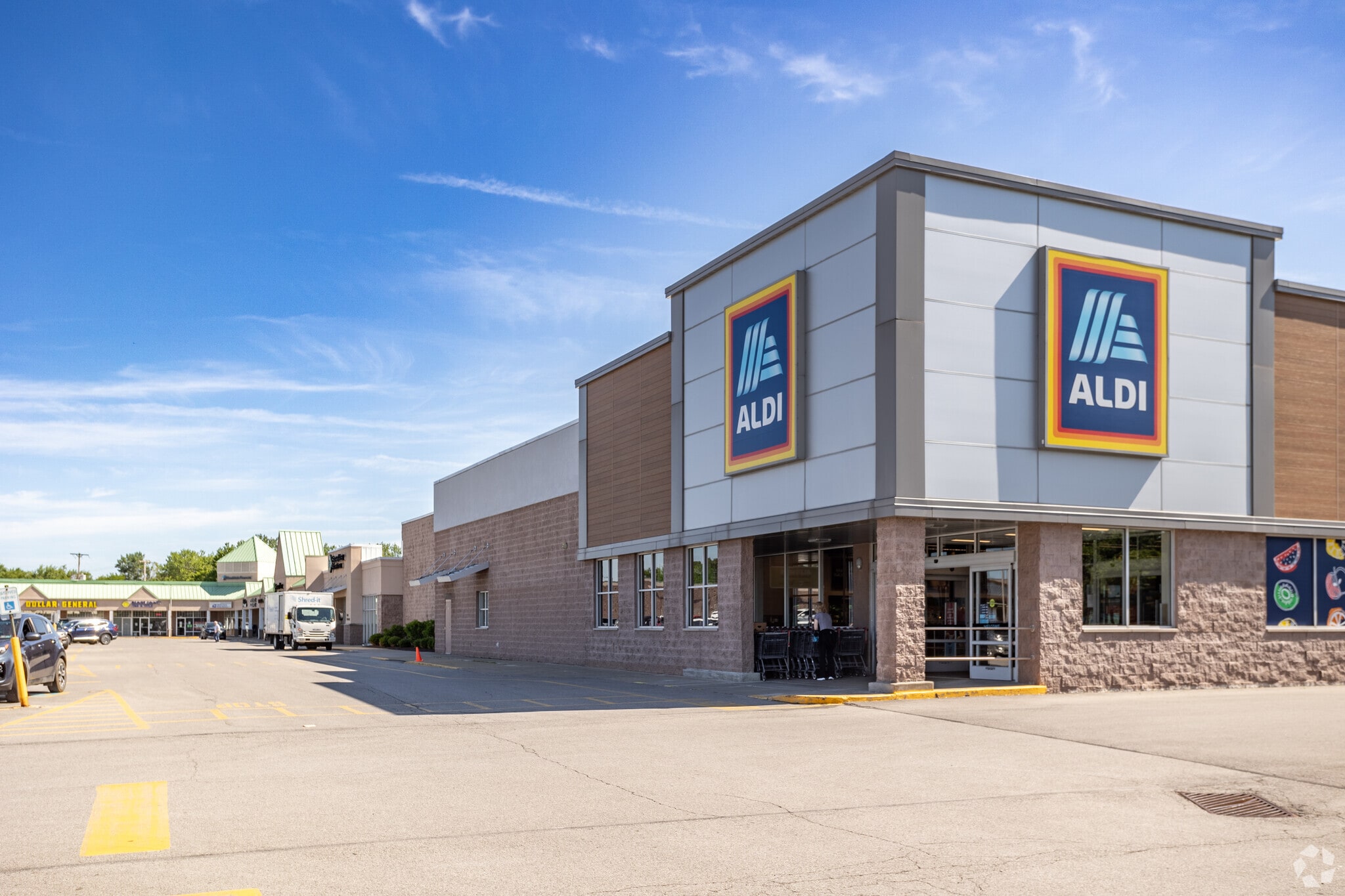 2546-2586 Constitution Blvd, Beaver Falls, PA for Rent