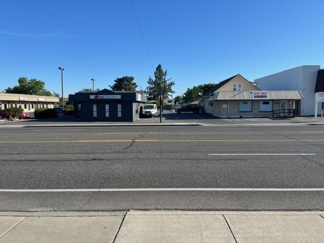 4008 W Clearwater Ave, Kennewick, WA for Sale