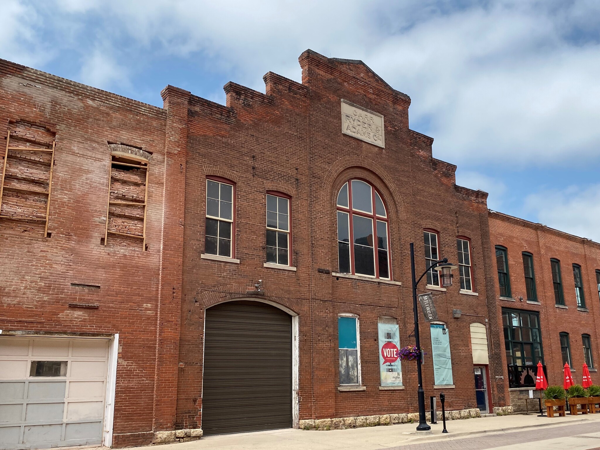 975 Jackson St, Dubuque, IA for Sale