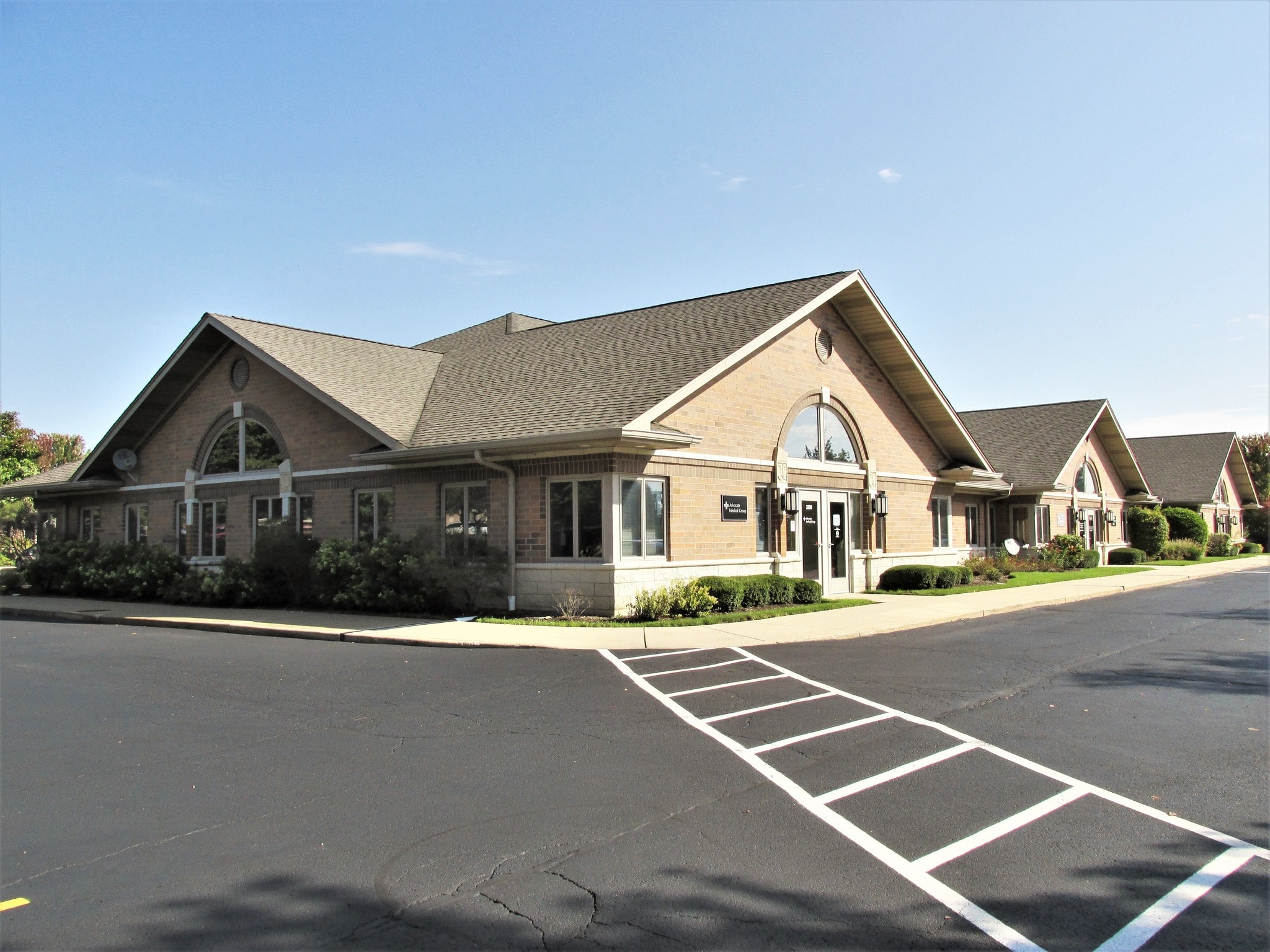 2214-2230 Huntington Dr N, Algonquin, IL for Sale