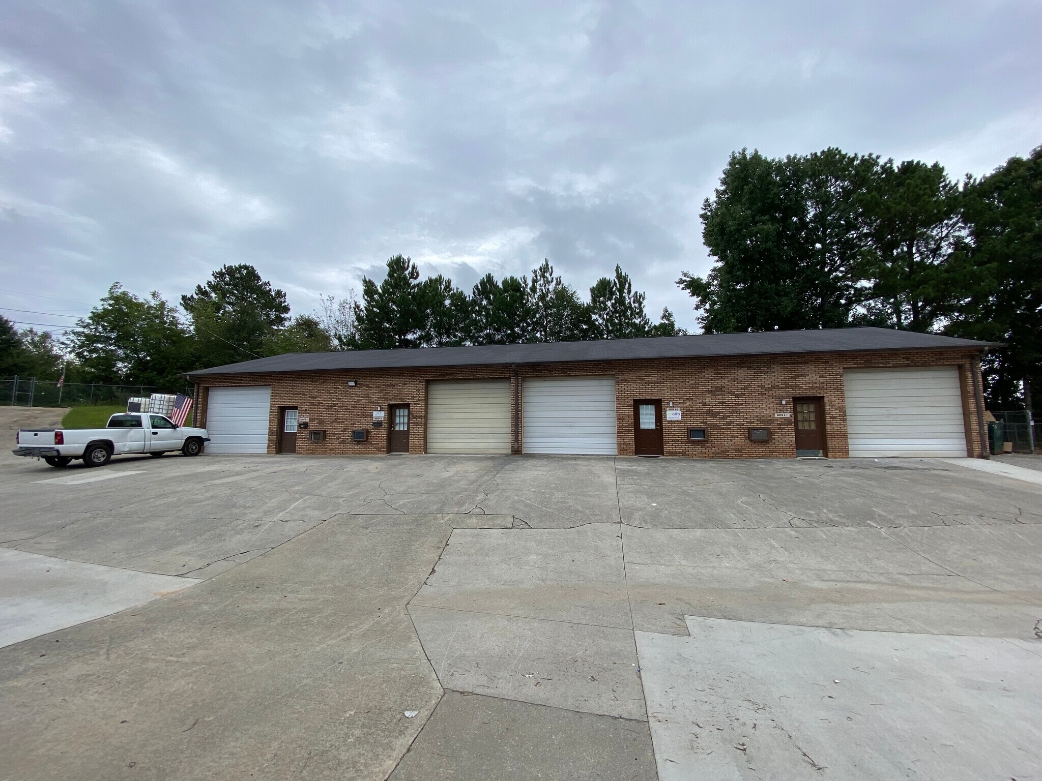 100 Paper Mill Rd Lawrenceville, GA 30046 Industrial Property for