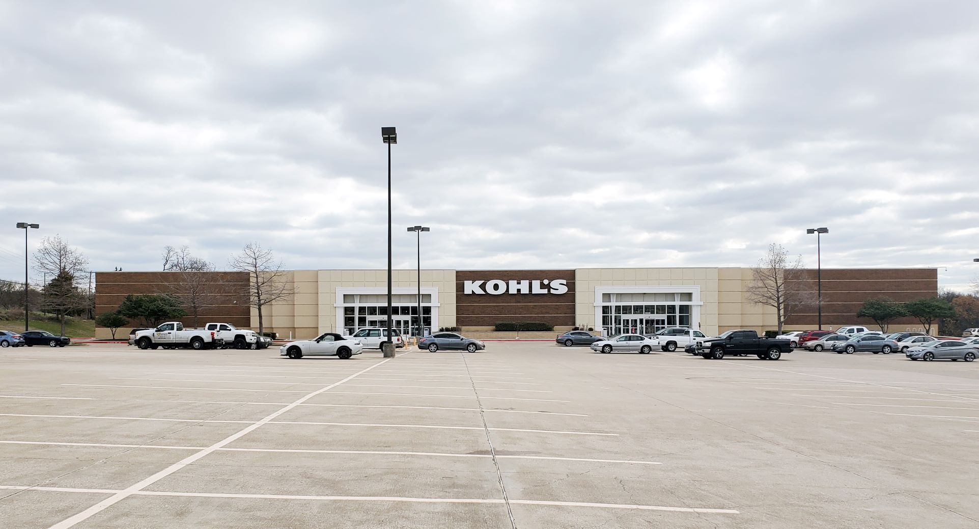 3865 S Carrier Pky, Grand Prairie, TX for Sale