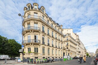 Paris, PAR Office - 1 Rue François Ier