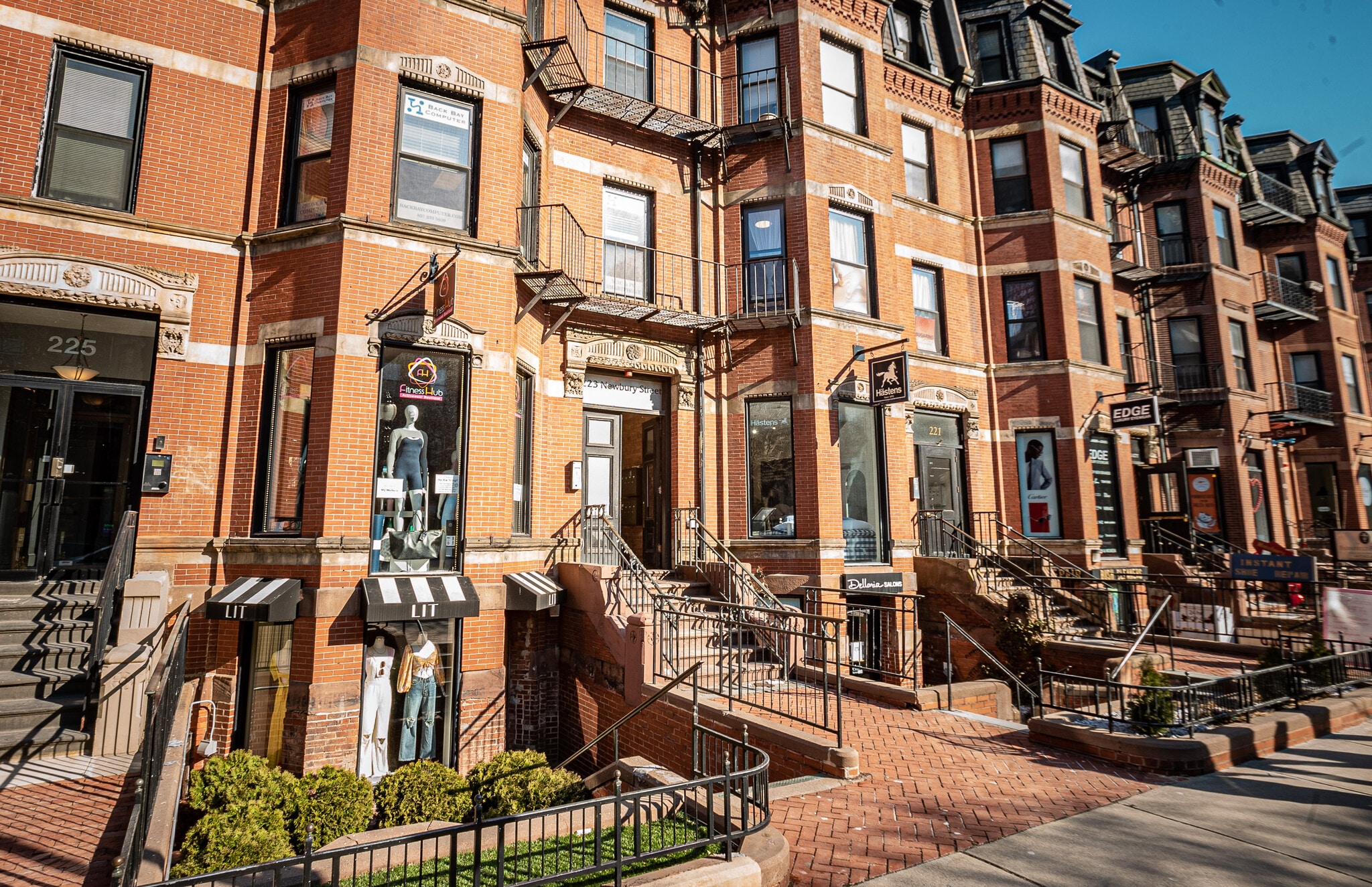 232 Newbury St, Boston, MA for Rent