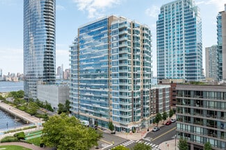 Jersey City, NJ Retail - 45 Park Ln