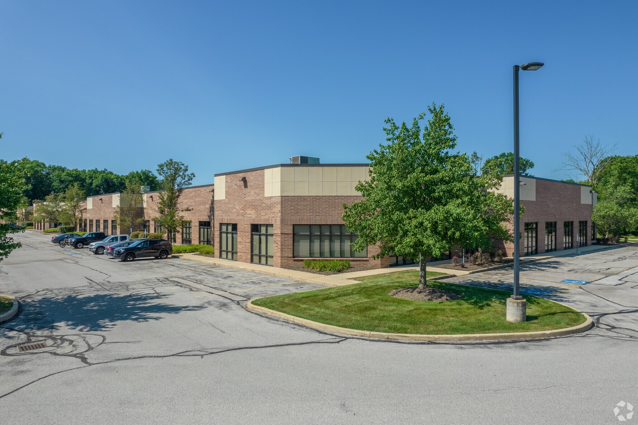 6565 Davis Industrial Pky Solon, OH 44139 Flex Property for Lease on