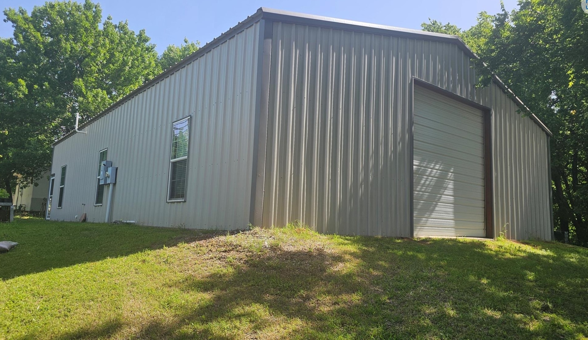 223 W 2nd St, Bonham, TX for Sale