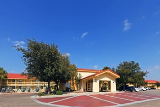 Eagle Pass, TX Hospitality - 2525 E Main St
