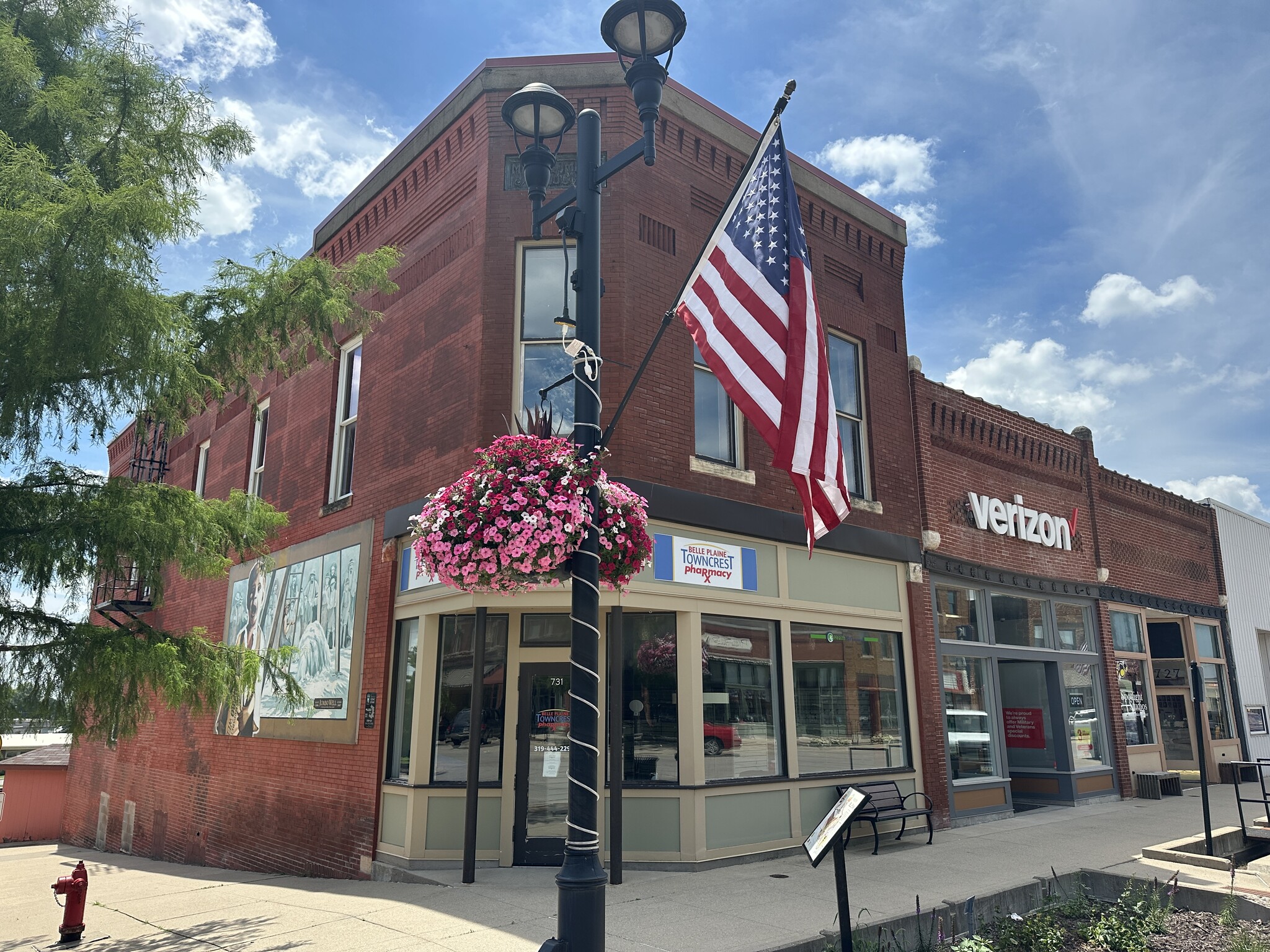 731 12th St, Belle Plaine, IA for Sale