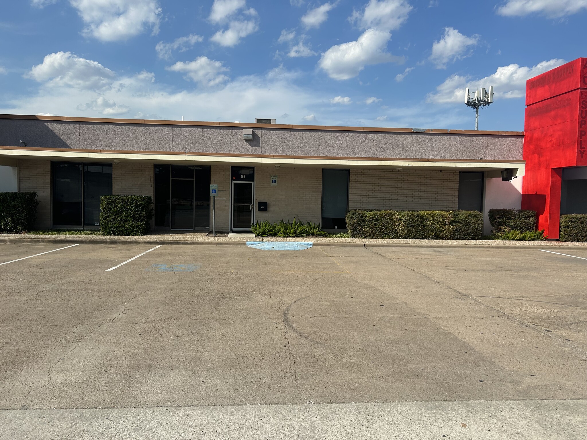 3939 Hillcroft Ave, Houston, TX for Rent