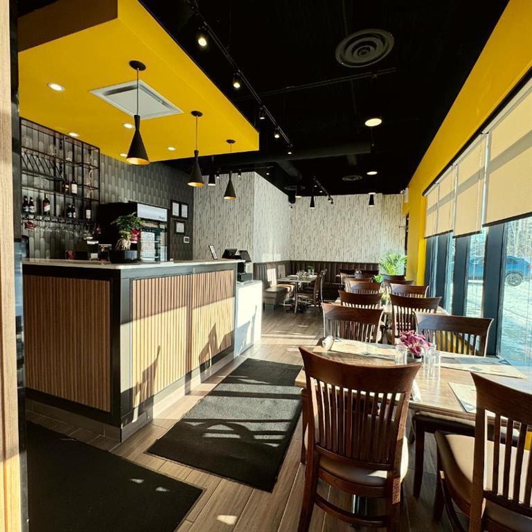 11808 24 St SW, Calgary, AB for Rent