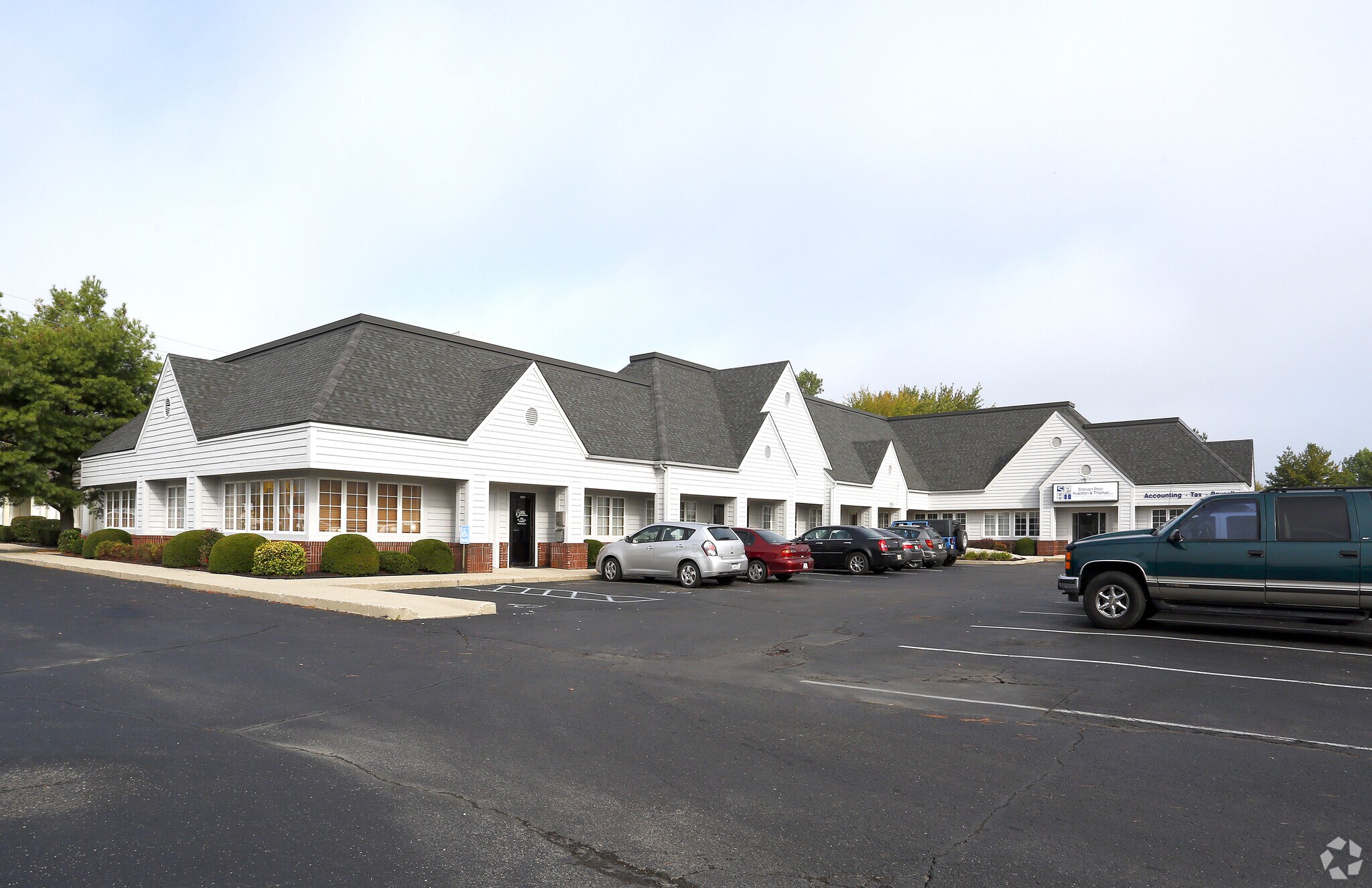 1320 E 53rd St, Anderson, IN for Rent