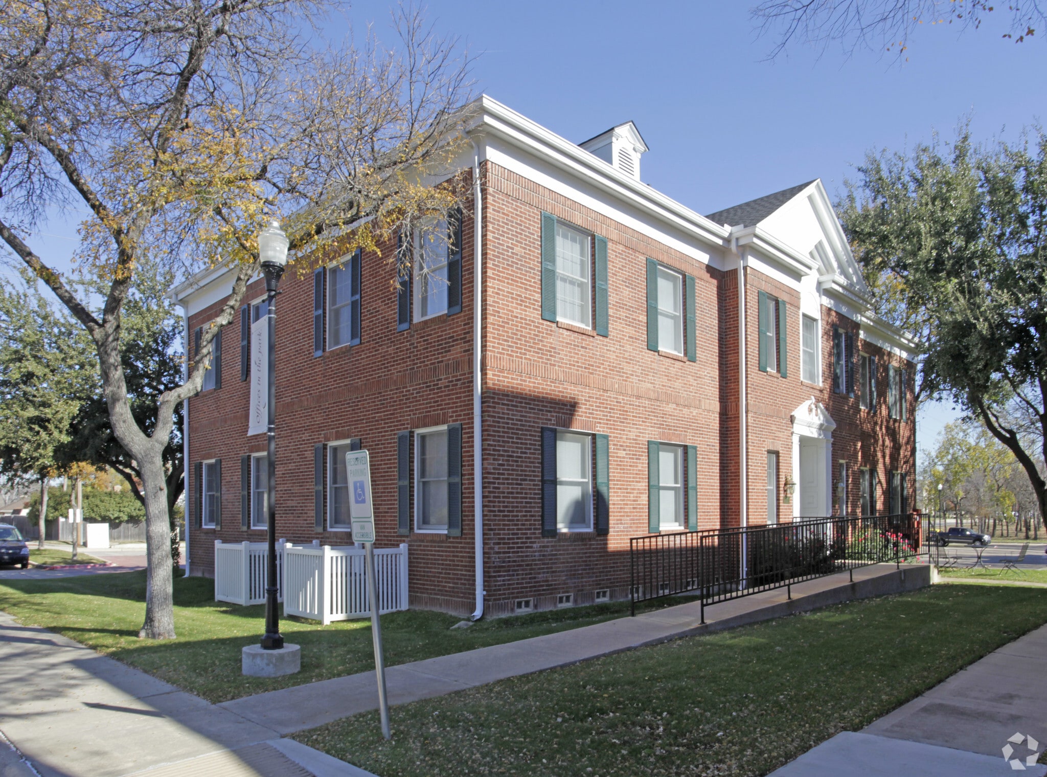 2021 E Lamar Blvd, Arlington, TX for Sale