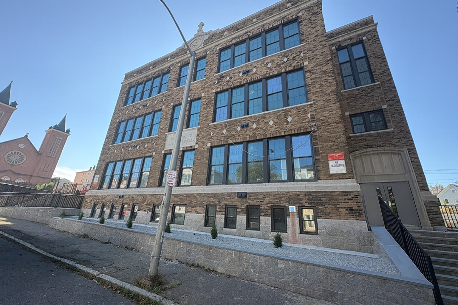 22 Waverly St, Worcester, MA for Sale