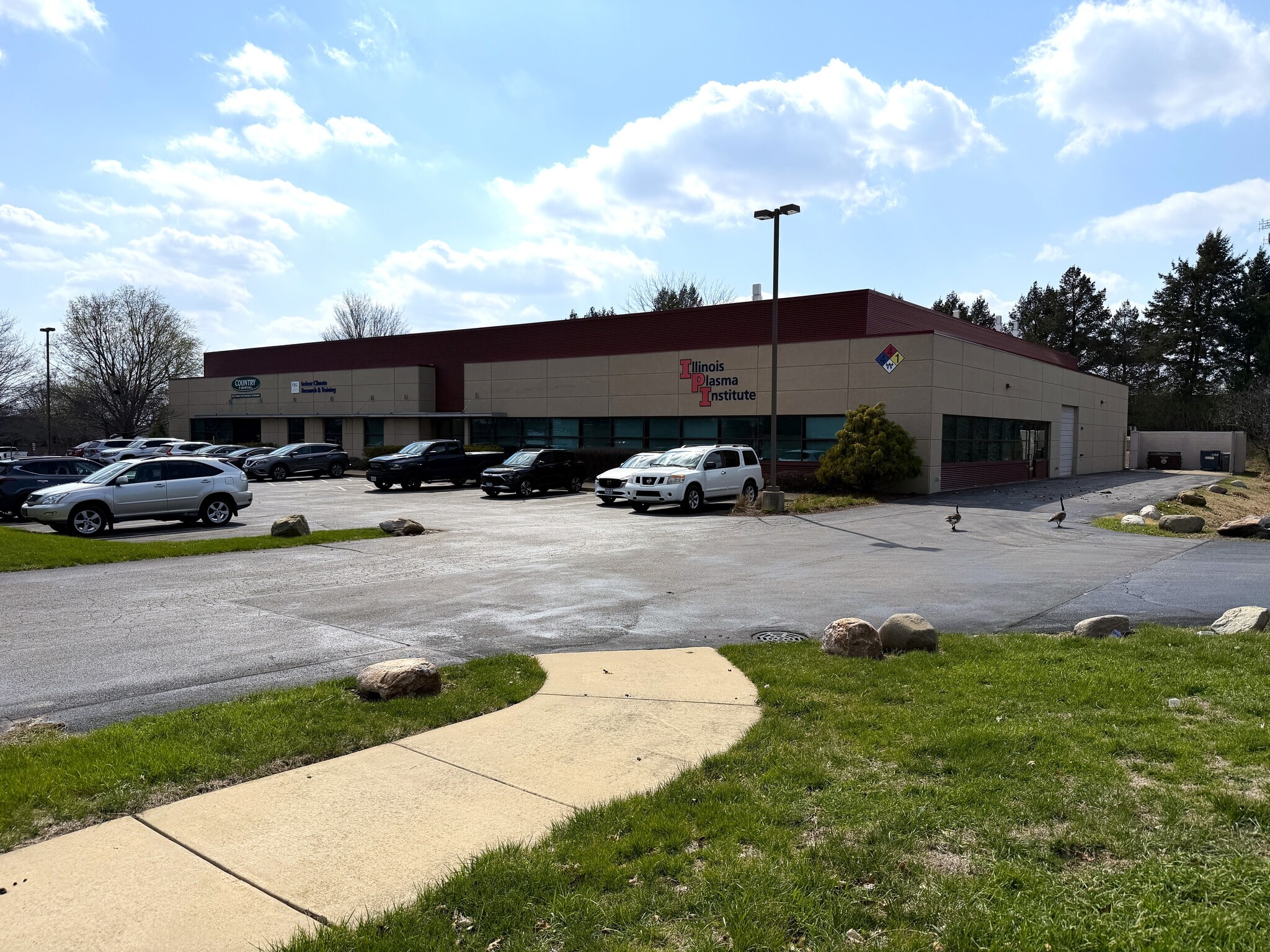 2111 S Oak St, Champaign, IL for Rent