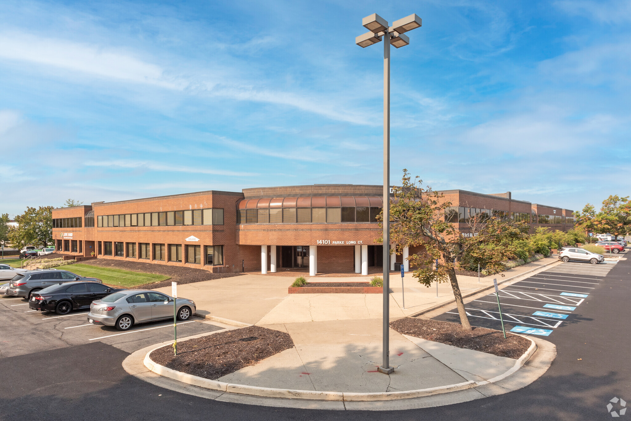 14101 Parke Long Ct, Chantilly, VA for Rent