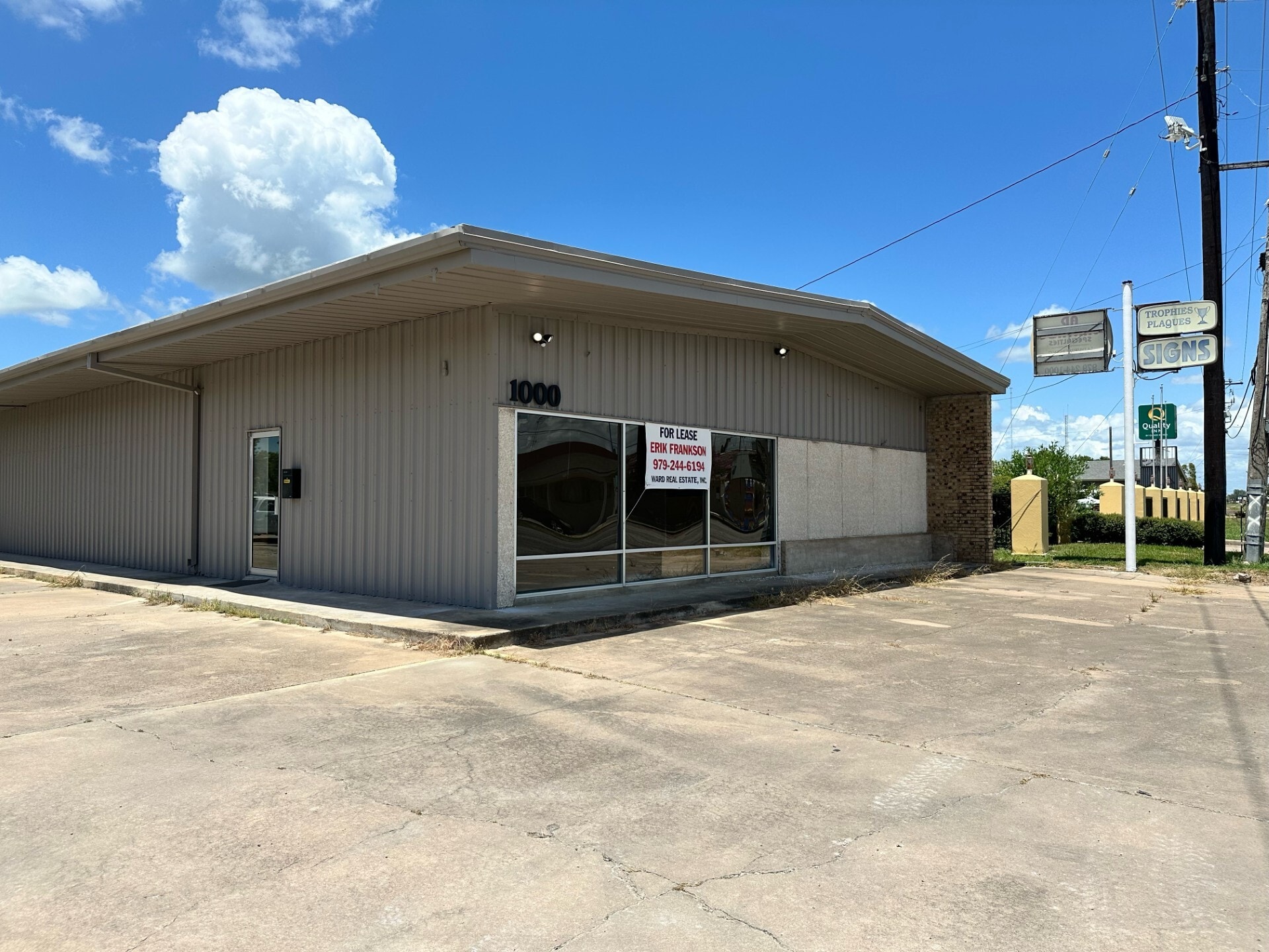 1000 Avenue F, Bay City, TX for Rent